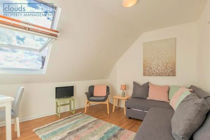 1 Bedroom Flat To Rent In John's Place, Leith, EH6