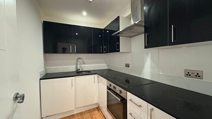 2 Bedroom Flat To Rent In London Road, Isleworth, TW7