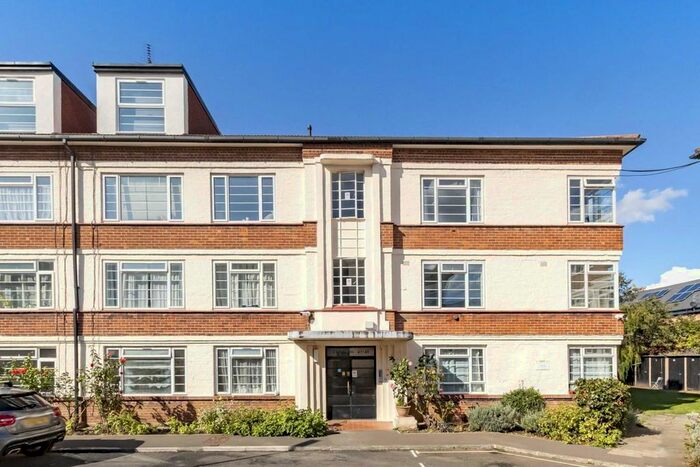 2 Bedroom Flat To Rent In Manor Vale, Boston Manor Road, Brentford, TW8