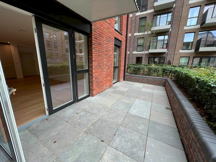 1 Bedroom Flat To Rent In Joseph Huntley Walk, Reading, RG1