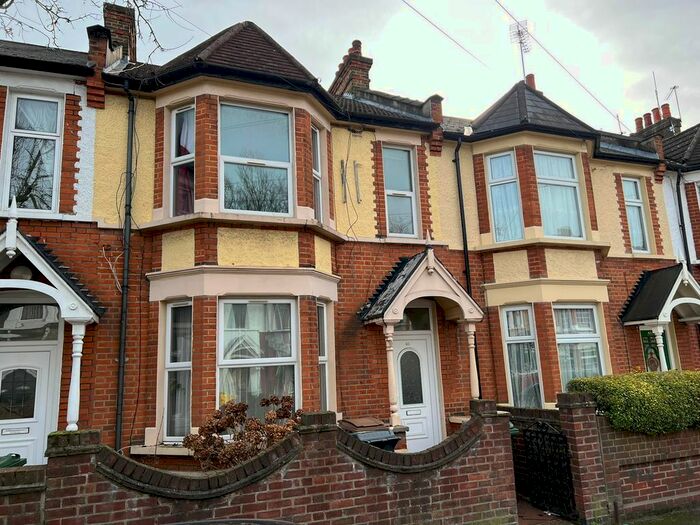 1 Bedroom Flat To Rent In Matlock Road, Leyton E10