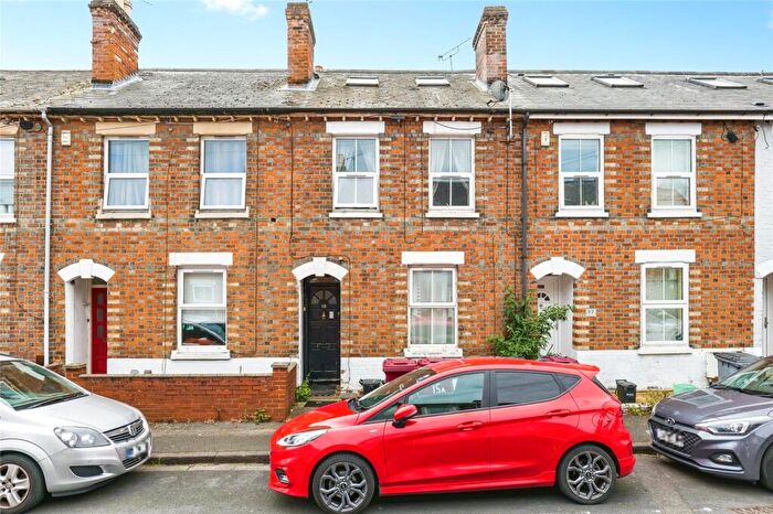 1 Bedroom Apartment For Sale In Stanley Grove, Reading, Berkshire, RG1