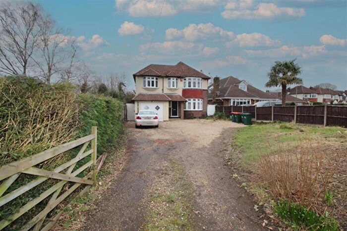 4 Bedroom Detached House To Rent In Three Bridges Road, Crawley, RH10