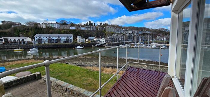 2 Bedroom Apartment For Sale In South Snowdon Wharf, Porthmadog, LL49