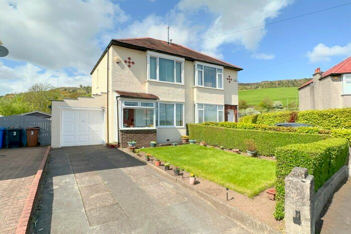 2 Bedroom Semi-Detached House For Sale In Kirk Crescent, Old Kilpatrick, Glasgow, G60