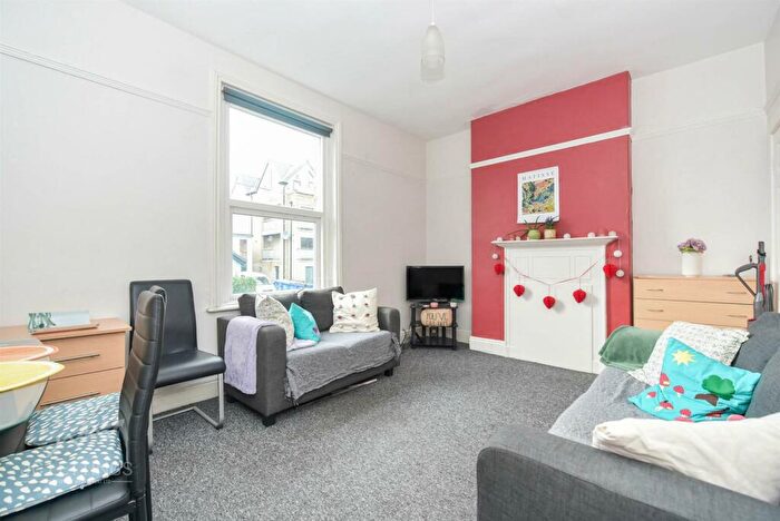 3 Bedroom Flat To Rent In Ecclesall Road, Sheffield, S11