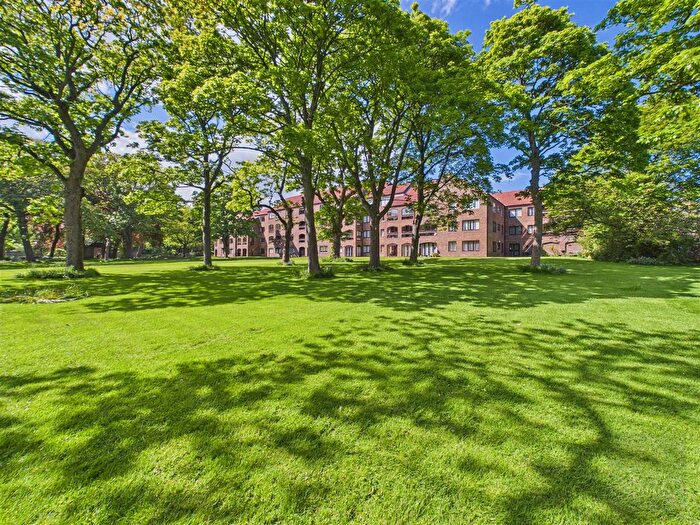 3 Bedroom Flat For Sale In Cleadon, Sunderland, SR6