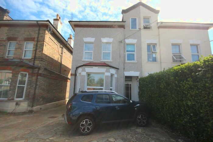 1 Bedroom Flat To Rent In Athelstan Road, Romford, London, RM3