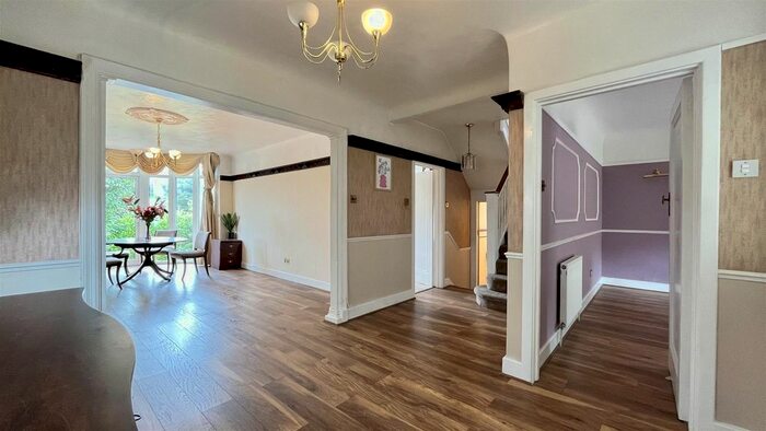 4 Bedroom Property To Rent In Nonsuch Walk, Cheam, Sutton, SM2