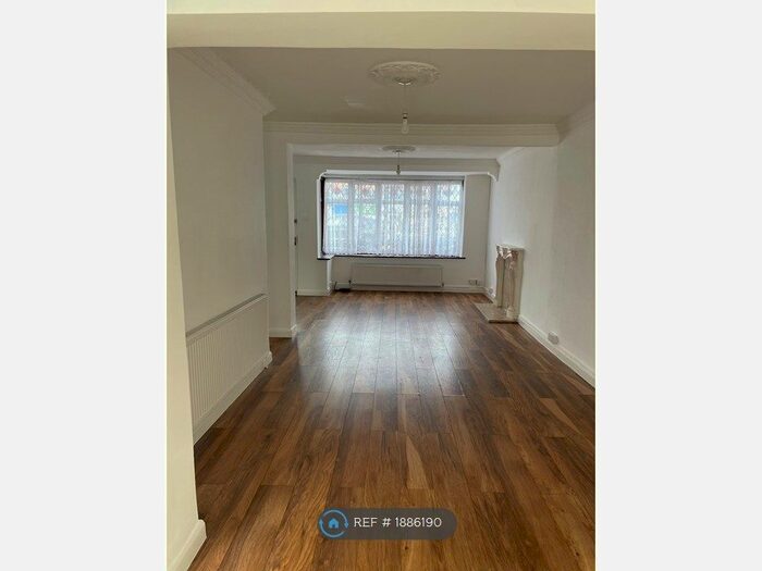 3 Bedroom Terraced House To Rent In Great Cambridge Road, Enfield, EN1