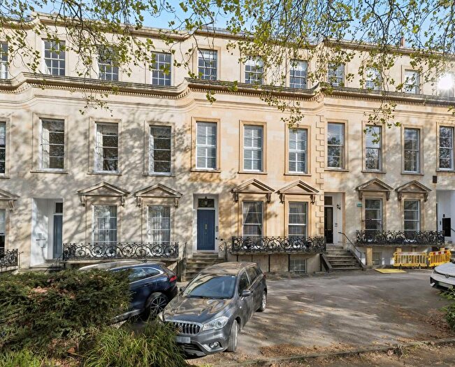 3 Bedroom Flat For Sale In Royal Parade, Cheltenham, Gloucestershire, GL50