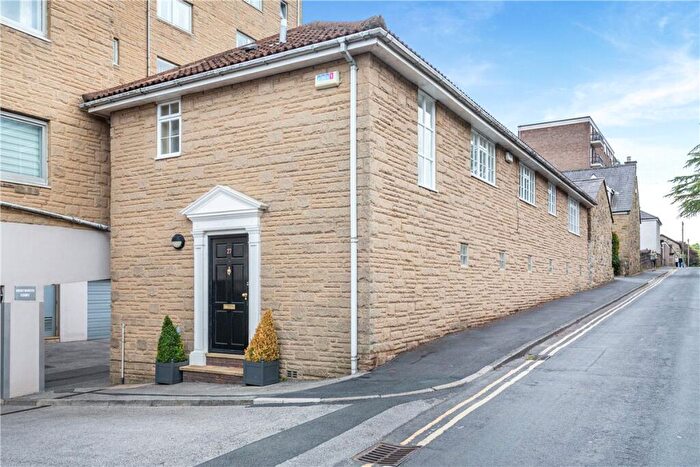 2 Bedroom Apartment To Rent In Wentworth Court, Beech Grove, Harrogate, North Yorkshire, HG2