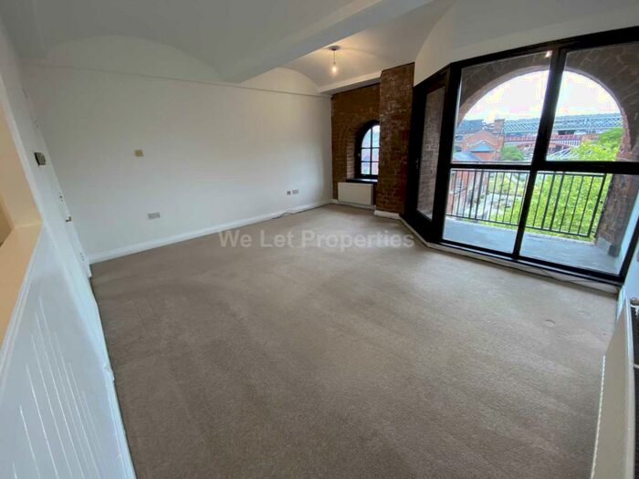 2 Bedroom Apartment To Rent In Castle Quay, Castlefield, M15