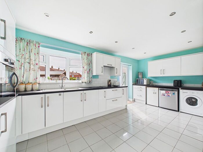 4 Bedroom Terraced House For Sale In Annandale Road, Hull, HU9