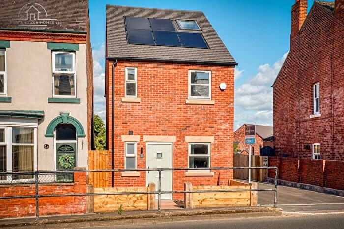 3 Bedroom Detached House For Sale In Derby Road, Swanwick, DE55