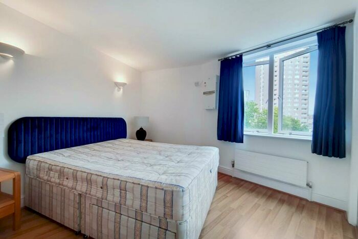 1 Bedroom Flat To Rent In Edison Building, Canary Wharf, London, E14