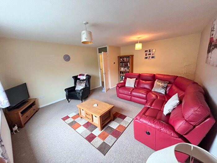2 Bedroom Flat For Sale In High Street, Abersychan, Pontypool, NP4