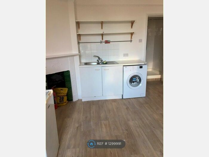 Studio To Rent In Drewstead Road, London SW16
