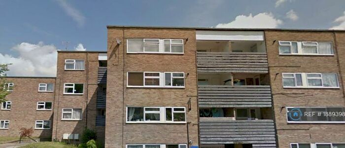 2 Bedroom Flat To Rent In Beech Drive, Berkhamsted, HP4