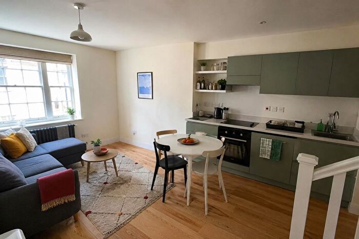 2 Bedroom Flat To Rent In Catherine Place, Victoria, London, SW1E
