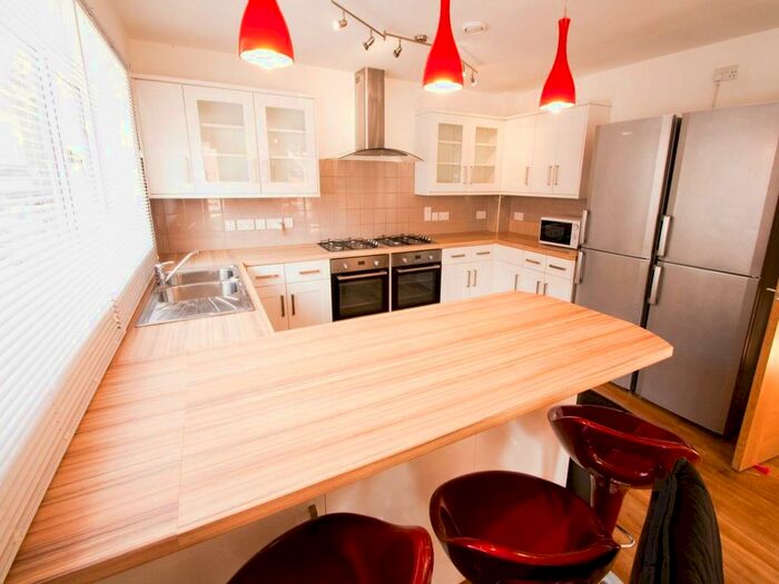 8 Bedroom Property To Rent In Saxton Court, Gillingham, Kent, ME7