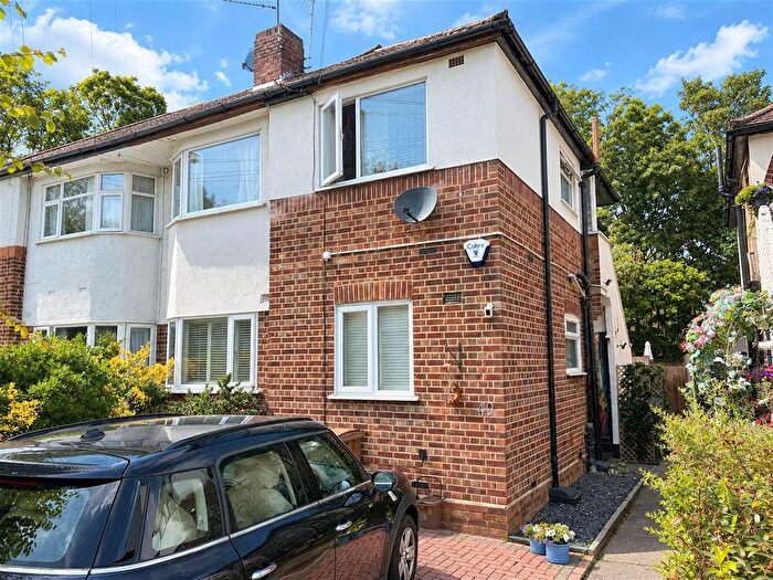 2 Bedroom Flat To Rent In Woodland Road, London, E4