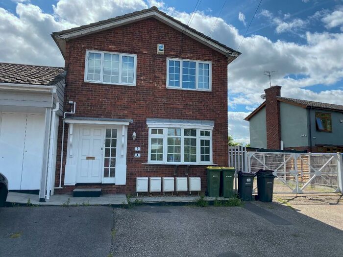 1 Bedroom Flat To Rent In Rawreth Lane, SS11