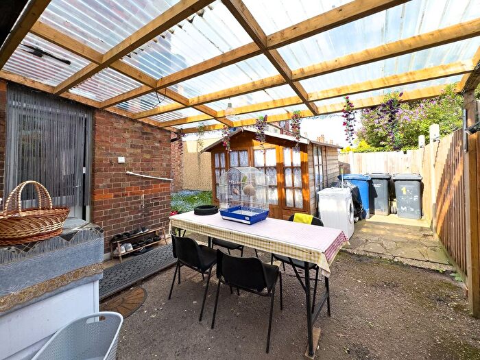 2 Bedroom Flat To Rent In Manor Park Crescent, Edgware, HA8