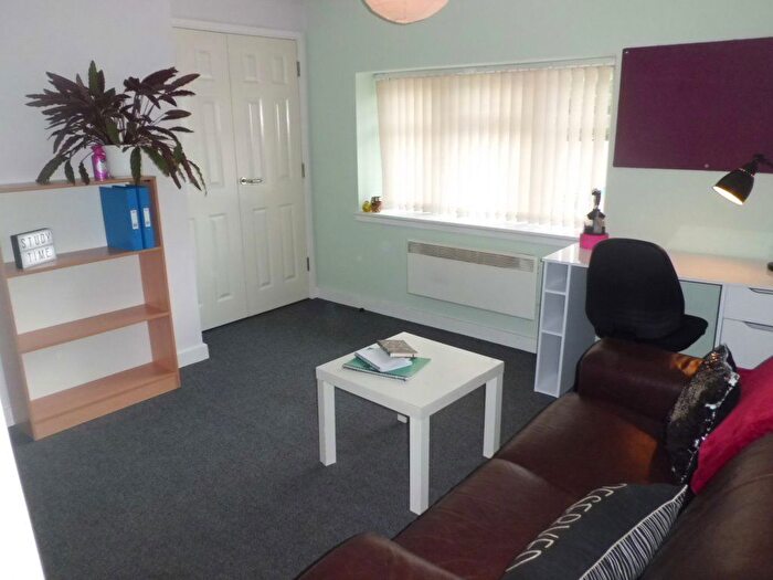 1 Bedroom Flat To Rent In Bristol Road, Selly Oak, Birmingham, B29