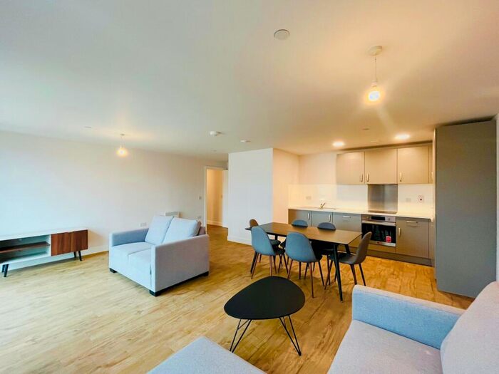 3 Bedroom Apartment To Rent In Lower Essex Street, Birmingham, B5