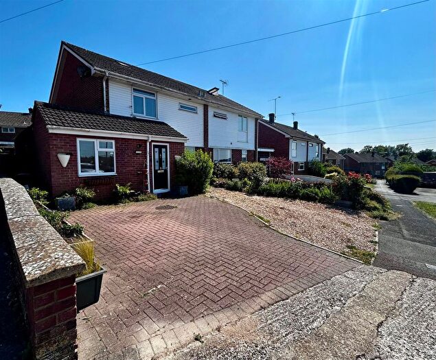 3 Bedroom Property For Sale In Anglesey Close, Andover, SP10