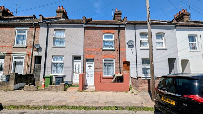 2 Bedroom Terraced House To Rent In Beech Road, Luton, LU1