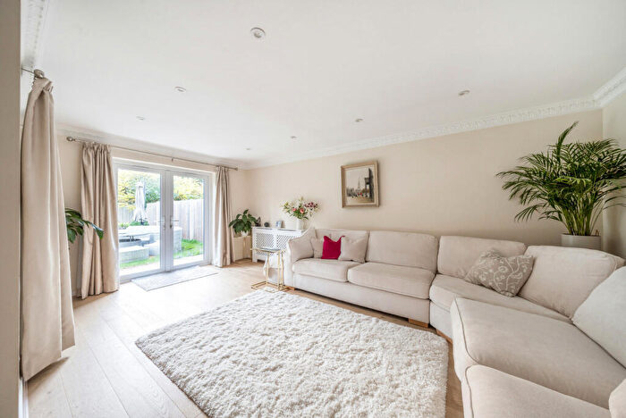 5 Bedroom Bungalow For Sale In Berkeley Gardens, West Byfleet, KT14