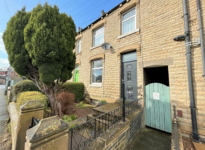 3 Bedroom Terraced House For Sale In Dyson Street, Huddersfield, HD5