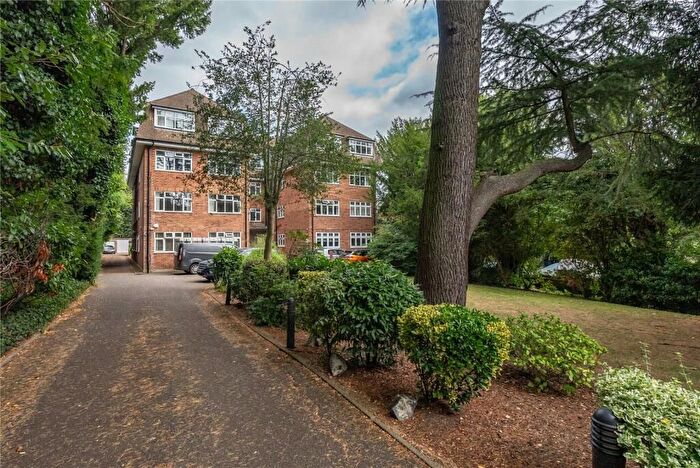 2 Bedroom Flat To Rent In The Downs, London, SW20