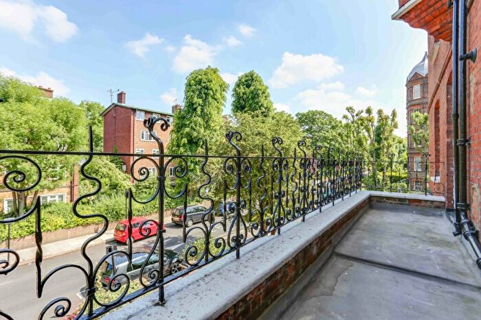 2 Bedroom Apartment To Rent In Broadhurst Gardens, West Hampstead, NW6