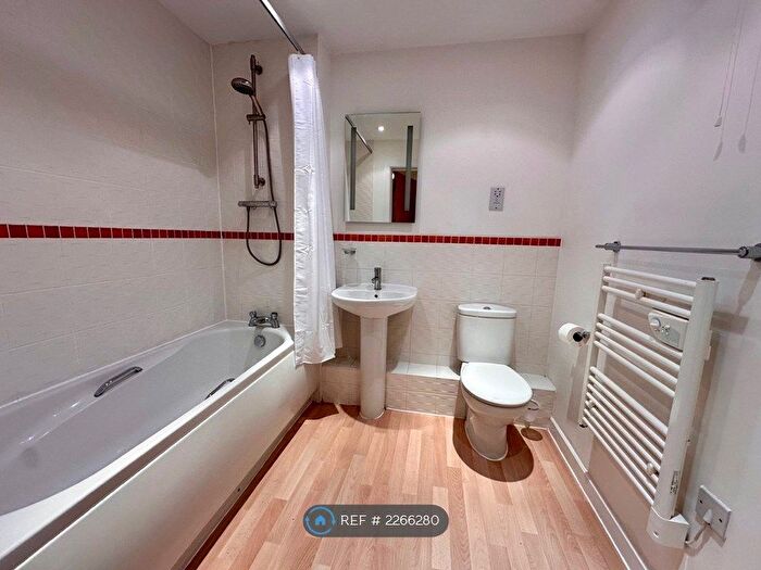 1 Bedroom Flat To Rent In Rustat Avenue, Cambridge, CB1