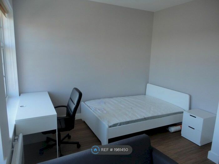 Studio To Rent In Majestic Court, Stoke-On-Trent, ST4