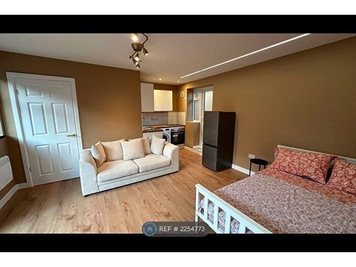 Studio To Rent In Hurstfield Crescent, Hayes, UB4