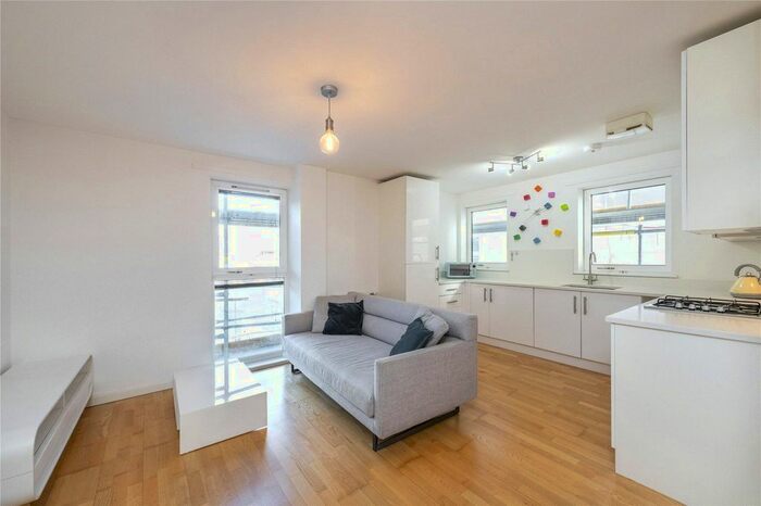 2 Bedroom Flat To Rent In Wellesley Terrace, Islington, London, N1