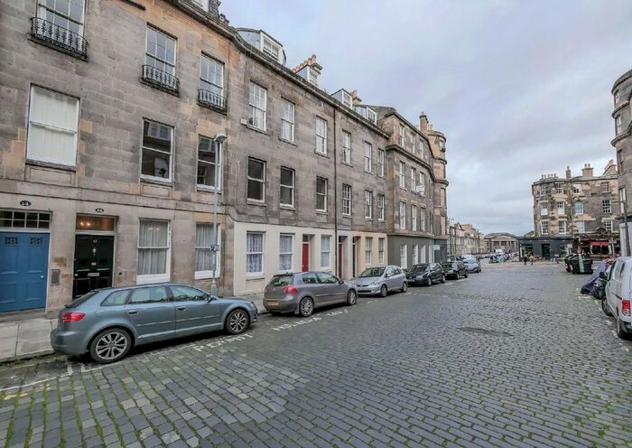 2 Bedroom Flat To Rent In Barony Street, Edinburgh, EH3