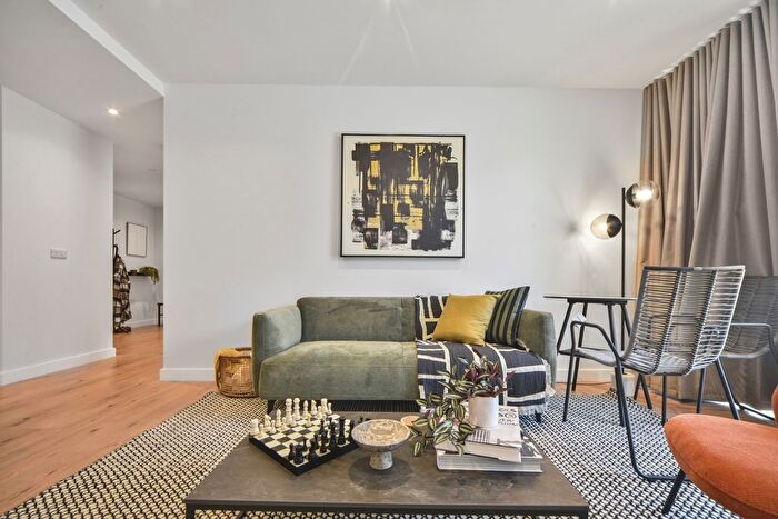 1 Bedroom Flat To Rent In Evelyn Street, London, SE8