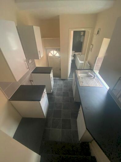 3 Bedroom Flat To Rent In Northbourne Street, Gateshead, NE8