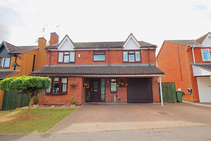 4 Bedroom Detached House For Sale In Willowbrook Drive, Coates, Cambs, PE7