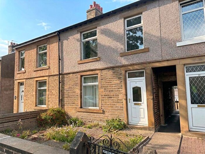 3 Bedroom Terraced House For Sale In Long Lane, Huddersfield, HD5