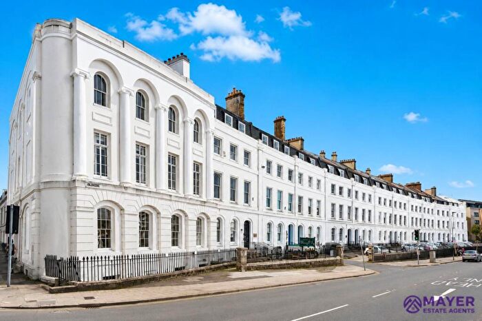 2 Bedroom Apartment For Sale In The Crescent, The Hoe, PL1