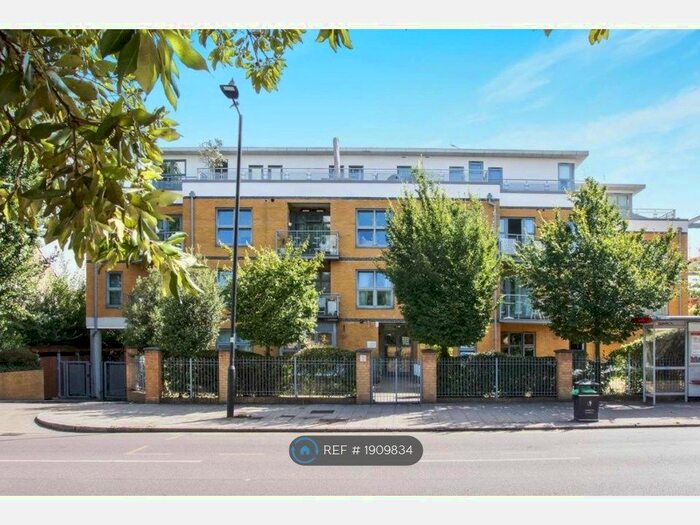1 Bedroom Flat To Rent In Pembroke House, London, SW4