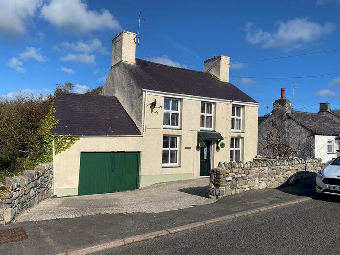 Houses for sale in Bryngwran, LL65, Ynys Môn