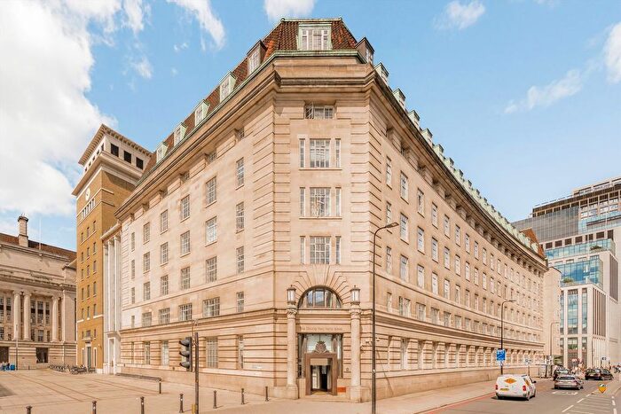 2 Bedroom Flat To Rent In North Block, Waterloo, SE1