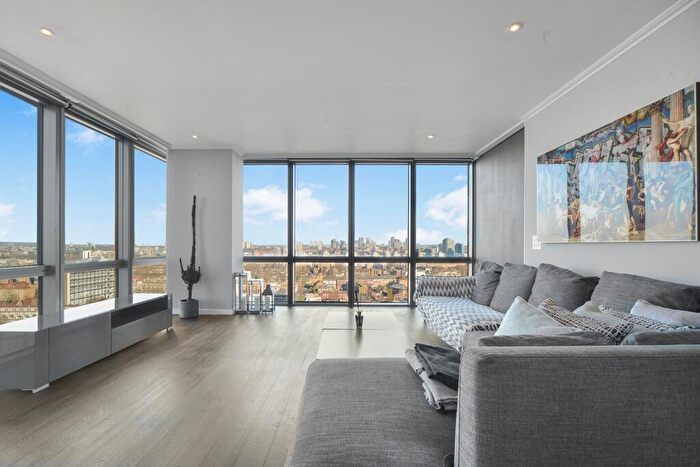 2 Bedroom Apartment To Rent In West India Quay, Hertsmere Road, E14